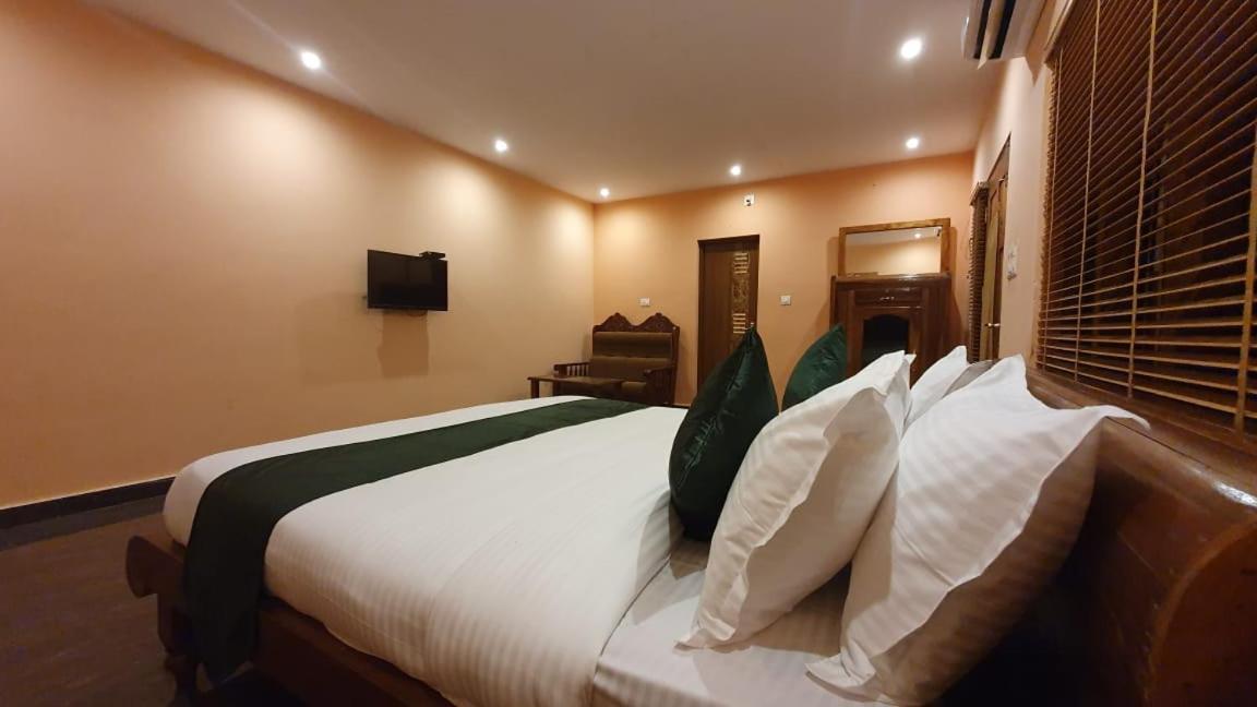 Elephant Valley Resort Pulpally Экстерьер фото